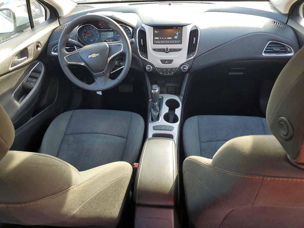 2017 CHEVROLET CRUZE LS photo 15