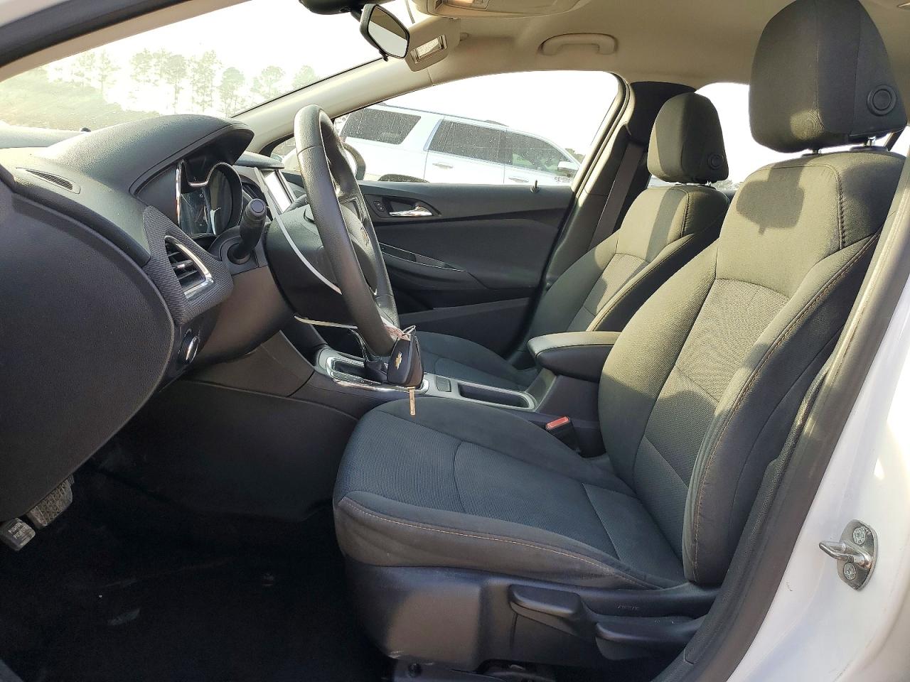 2017 CHEVROLET CRUZE LS photo 13