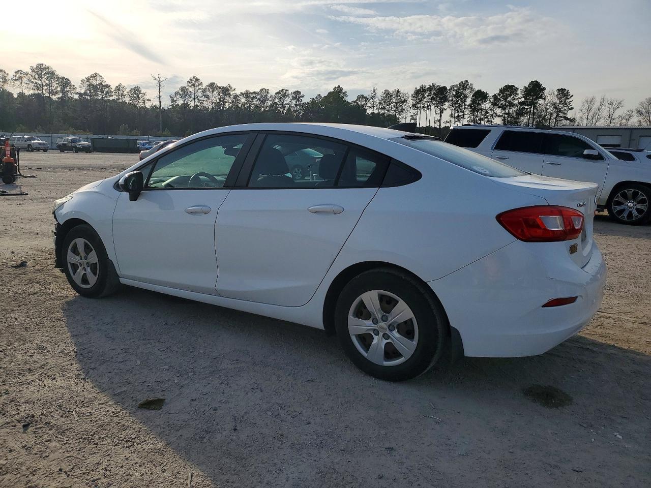 2017 CHEVROLET CRUZE LS photo 3