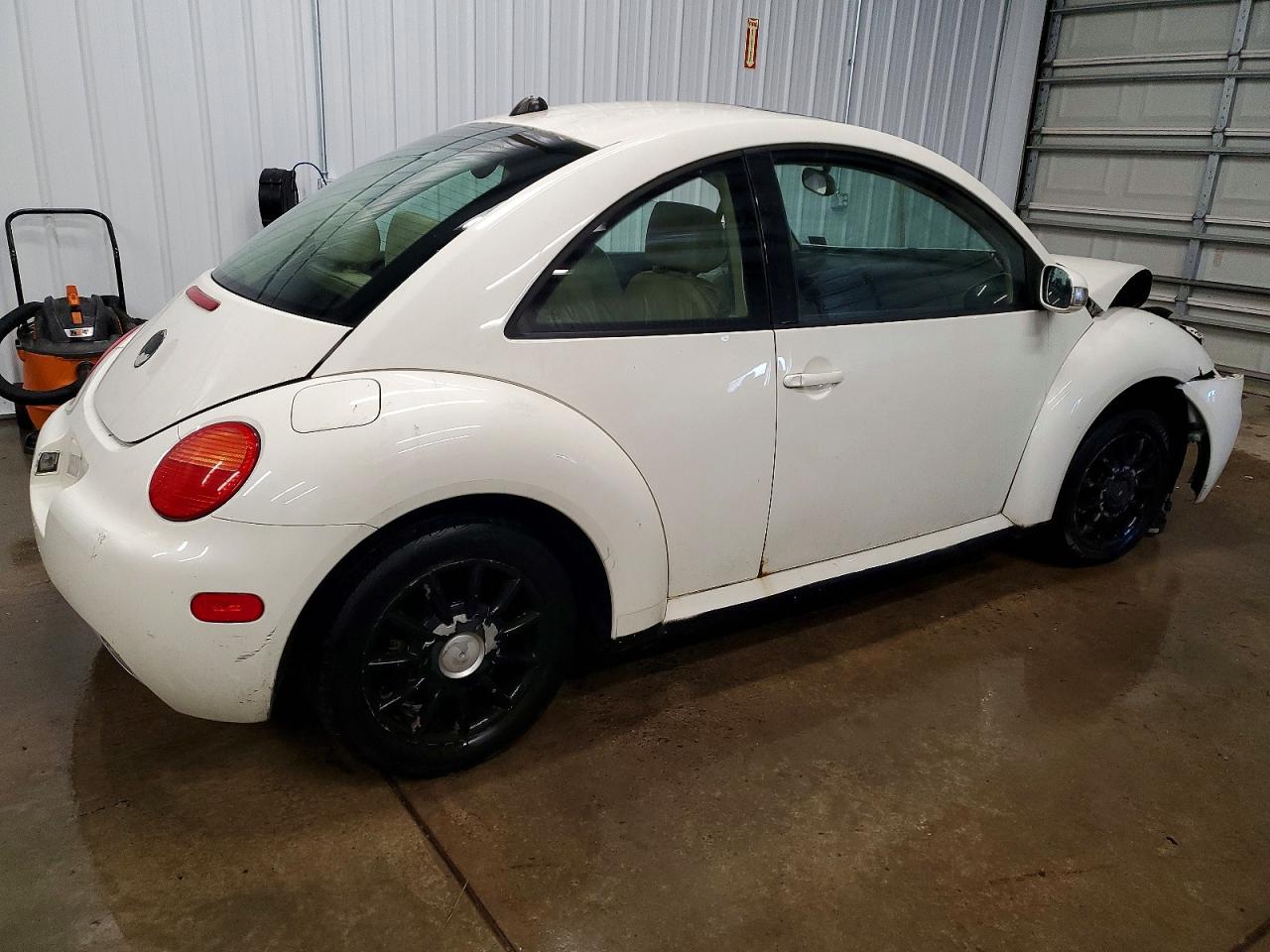 2005 VOLKSWAGEN NEW BEETLE GLS photo 5