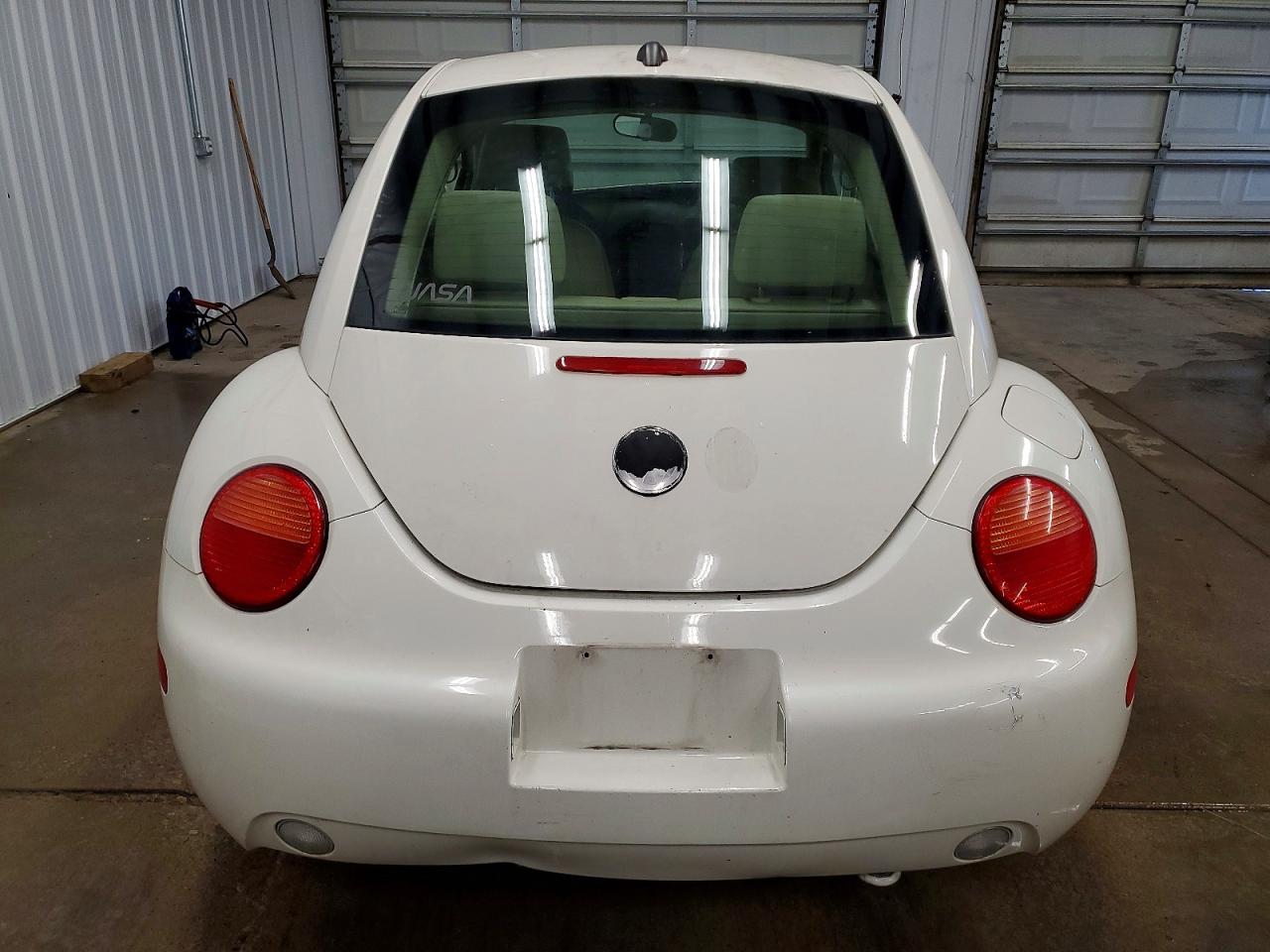 2005 VOLKSWAGEN NEW BEETLE GLS photo 11