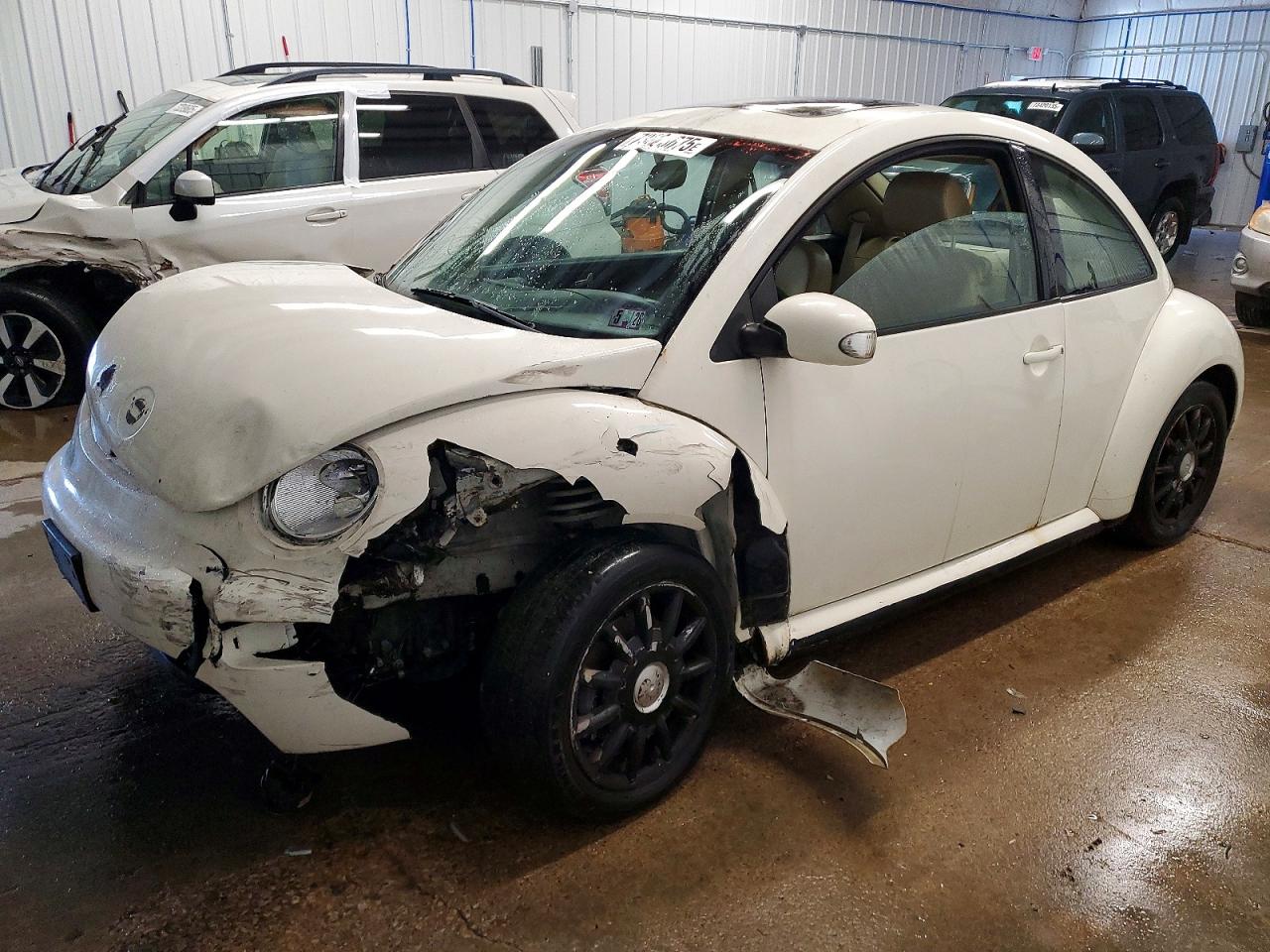 2005 VOLKSWAGEN NEW BEETLE