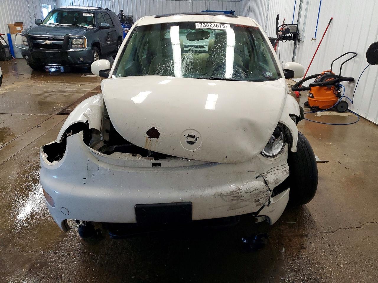 2005 VOLKSWAGEN NEW BEETLE GLS photo 9