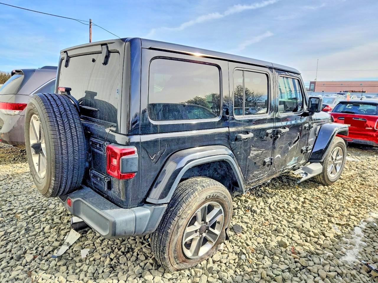 2018 JEEP WRANGLER UNLIMITED SAHARA photo 5