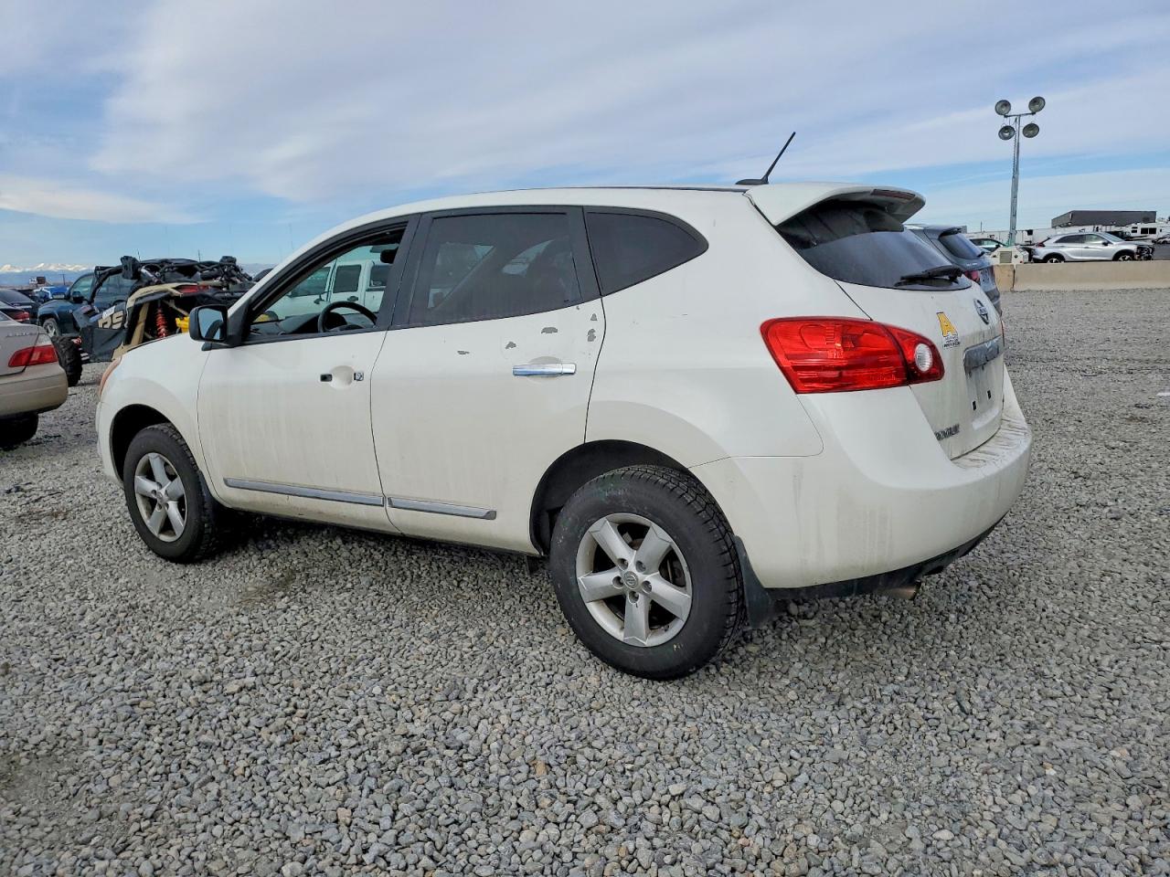 2013 NISSAN ROGUE S photo 3