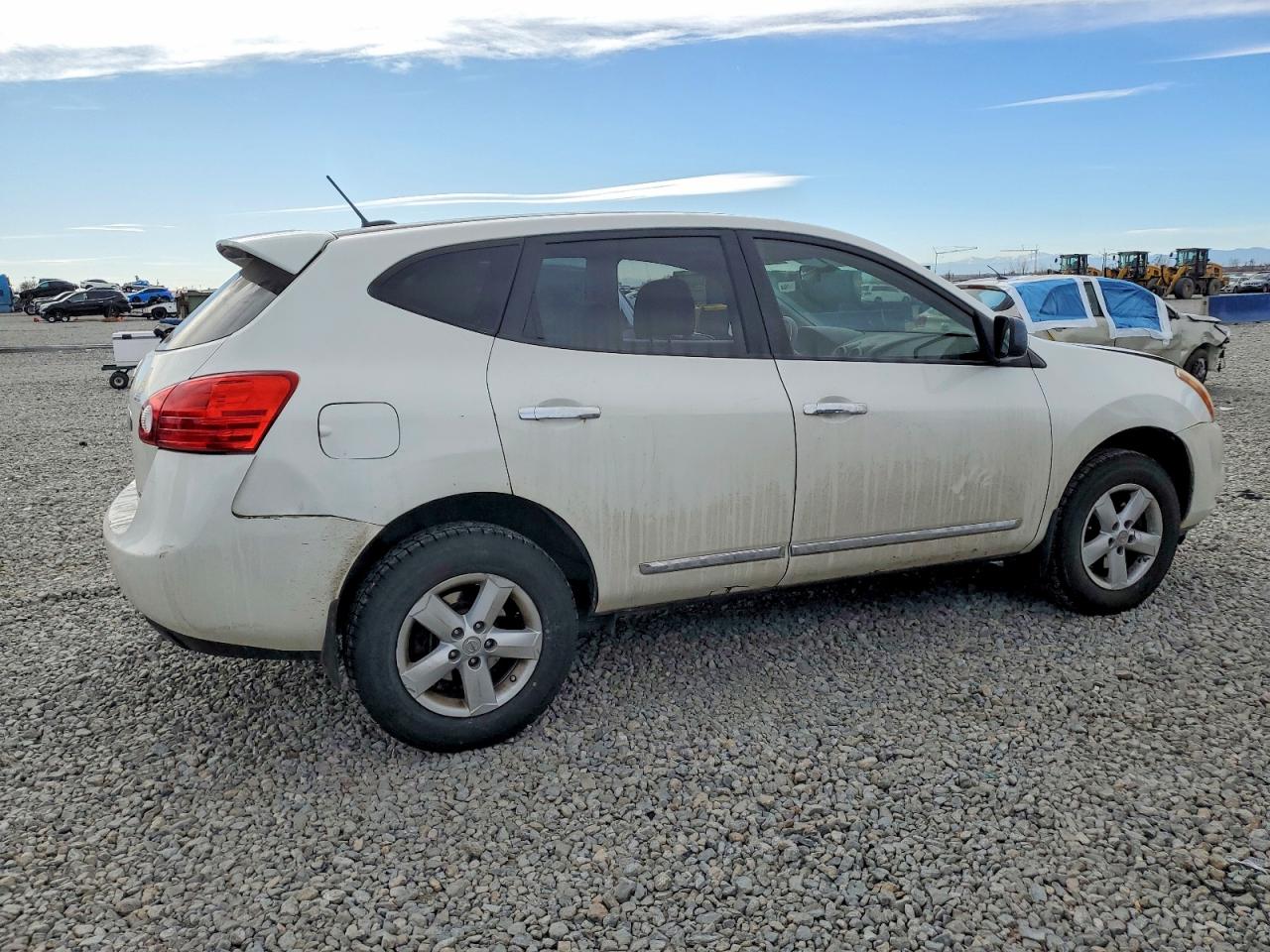 2013 NISSAN ROGUE S photo 5