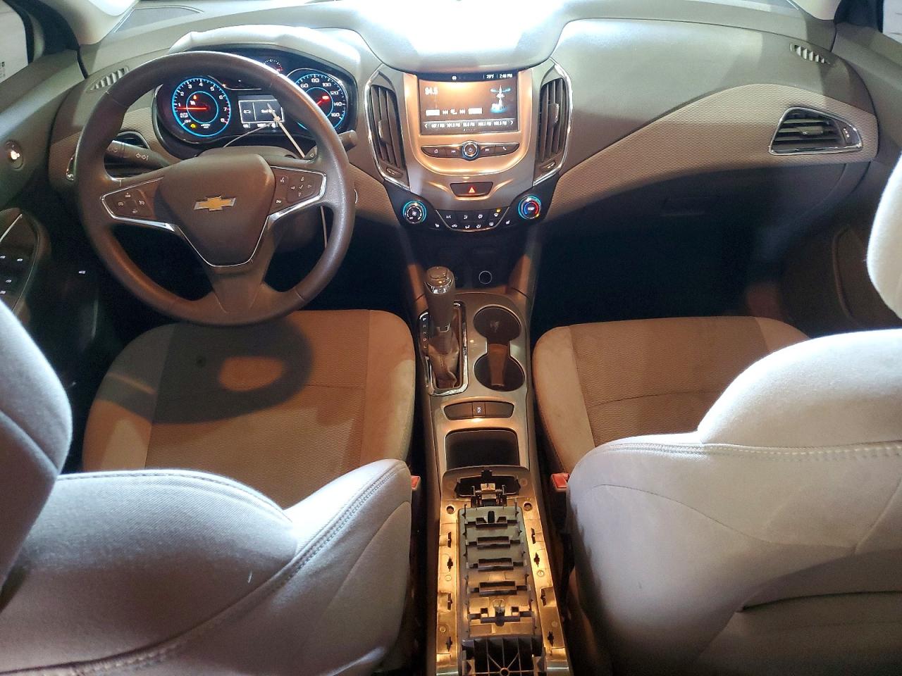 2016 CHEVROLET CRUZE LT photo 8