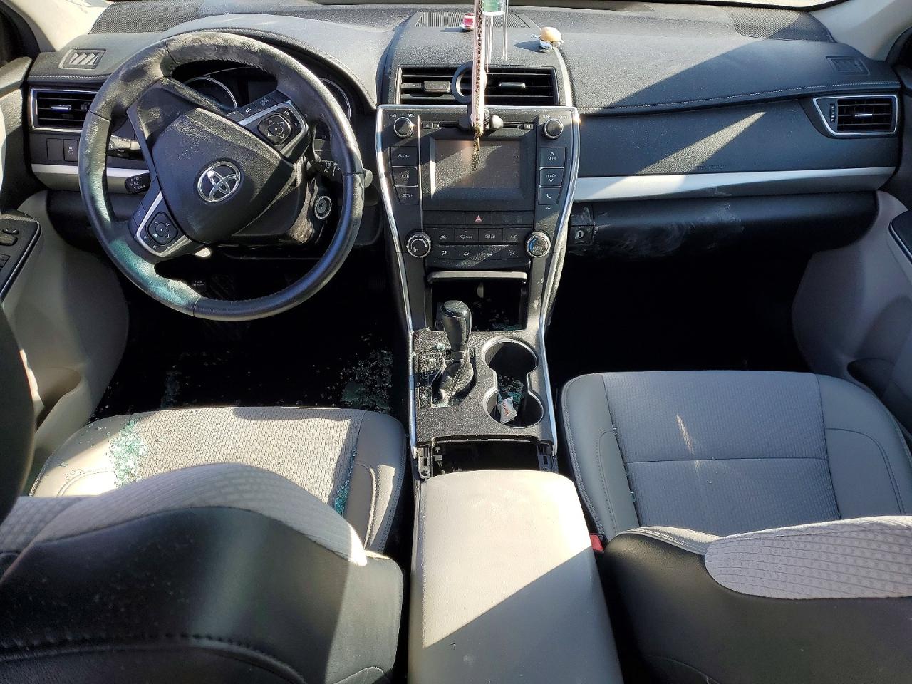 2017 TOYOTA CAMRY SE photo 8