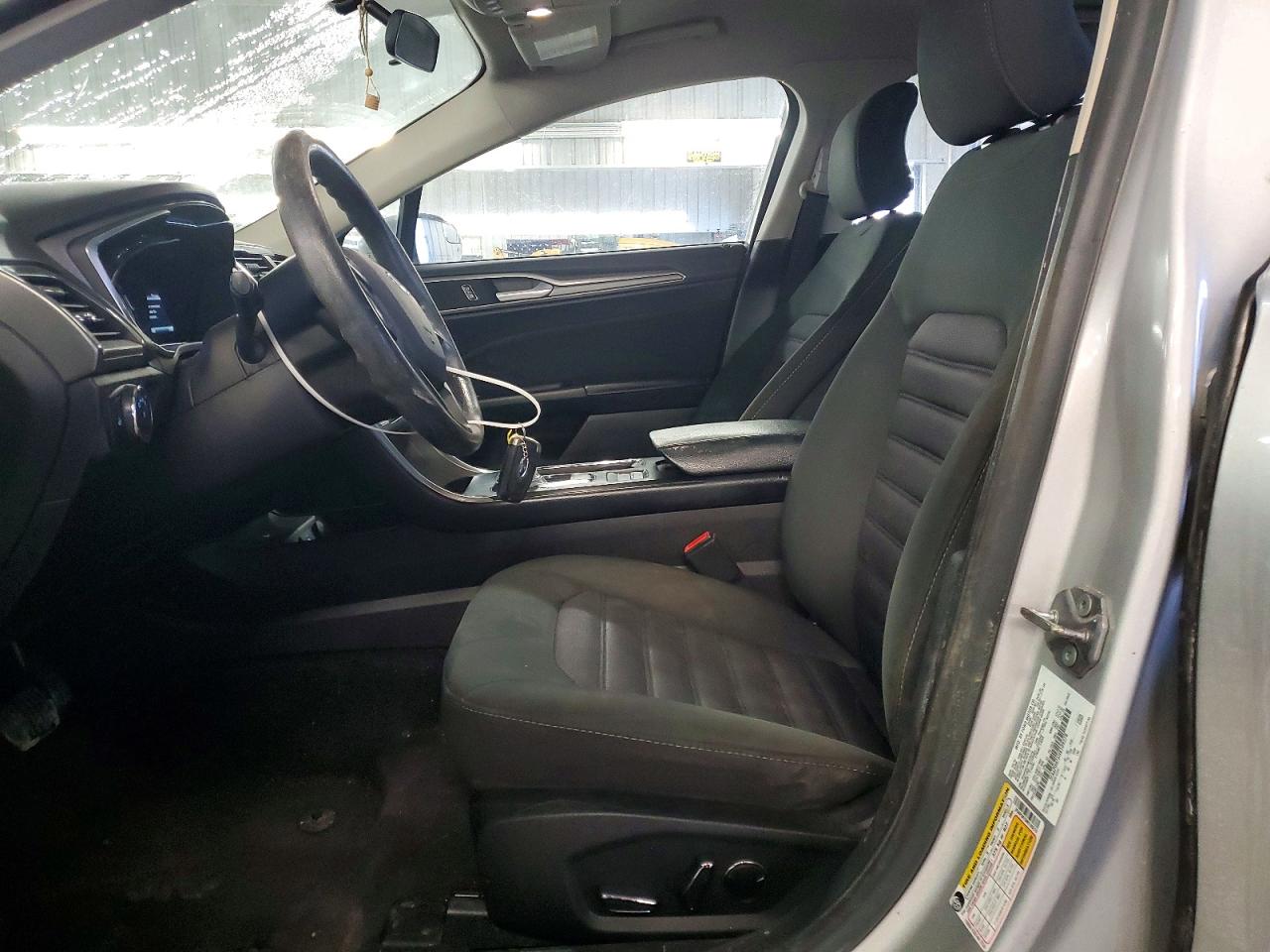 2017 FORD FUSION SE photo 13