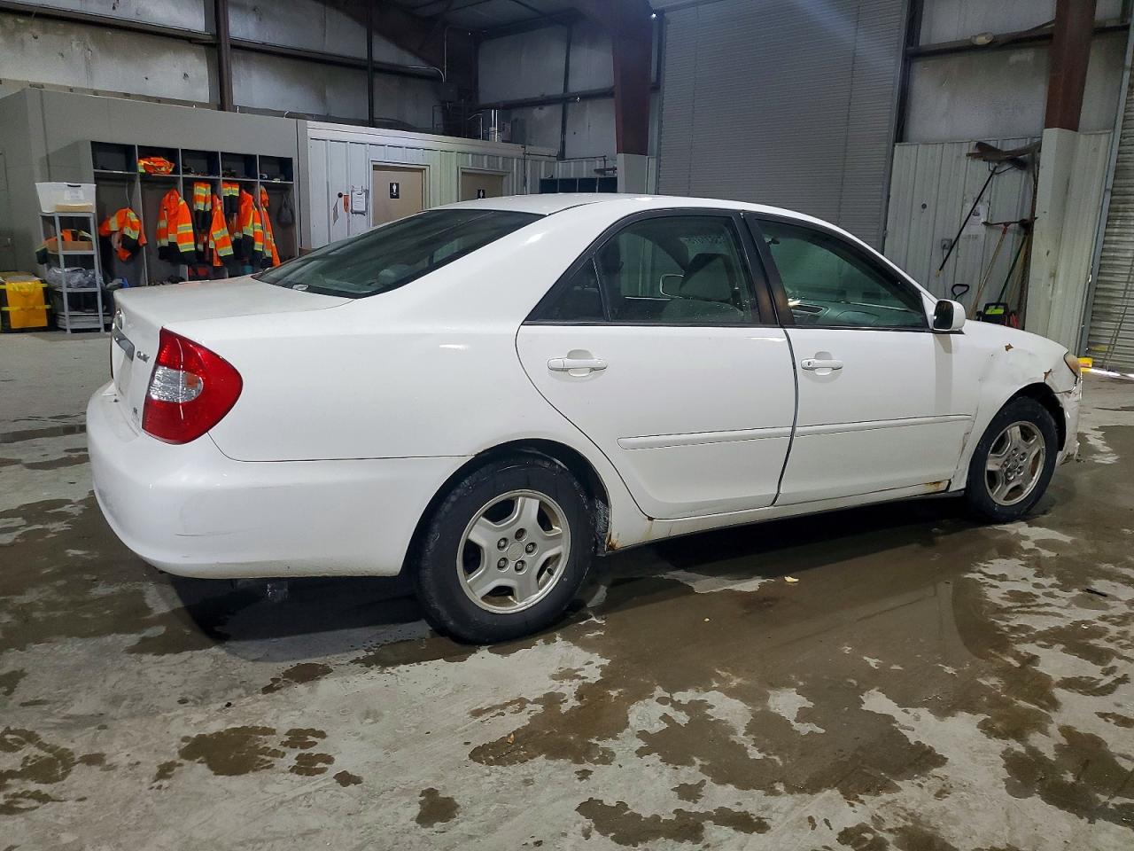 2003 TOYOTA CAMRY LE V6 photo 3