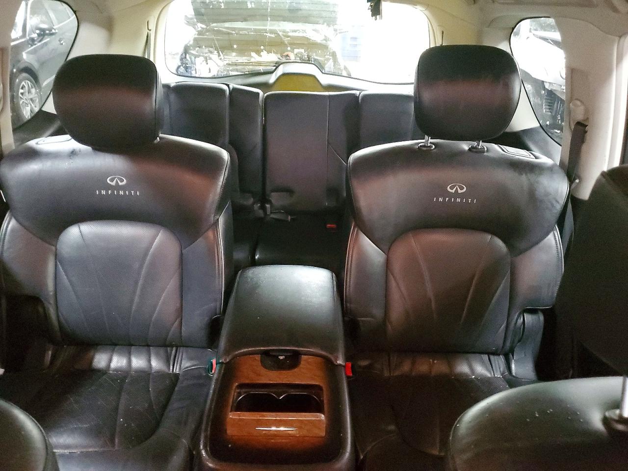 2012 INFINITI QX56 photo 28