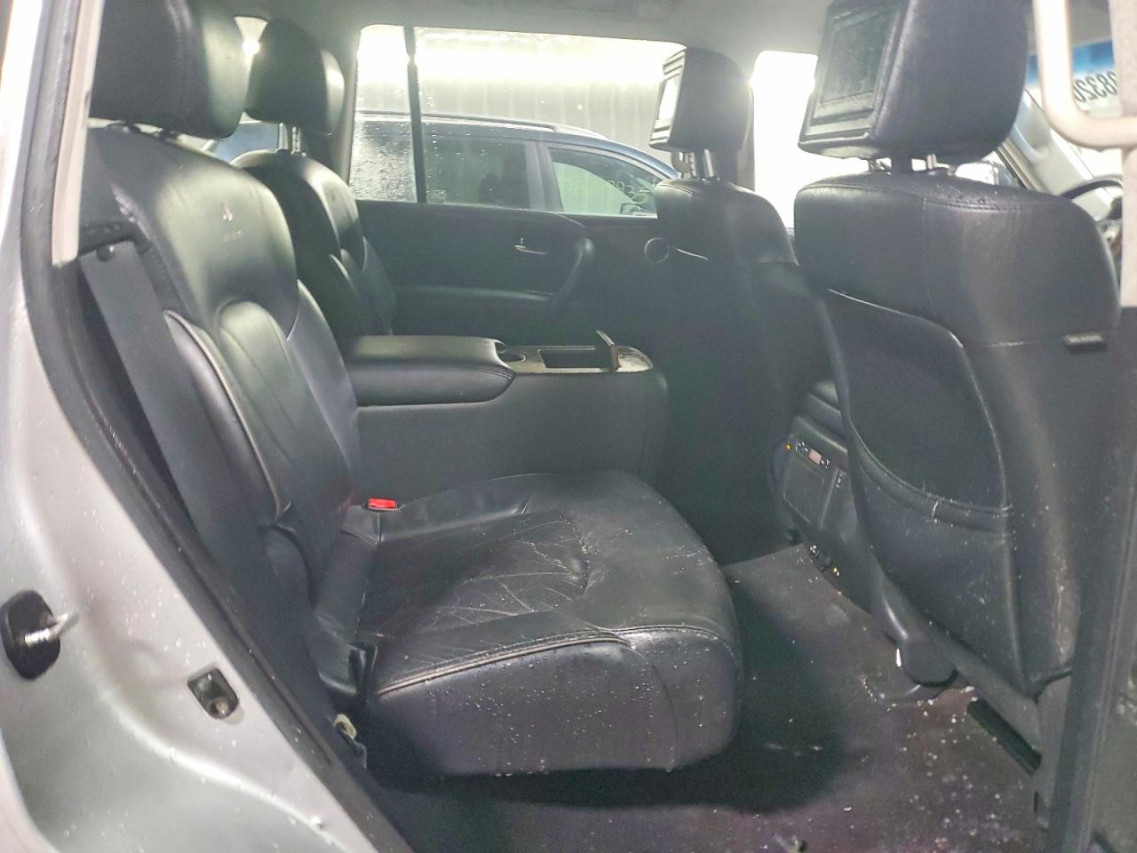 2012 INFINITI QX56 photo 31