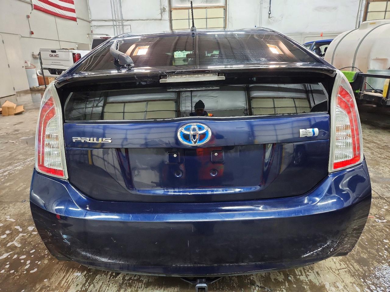 2013 TOYOTA PRIUS TWO photo 11