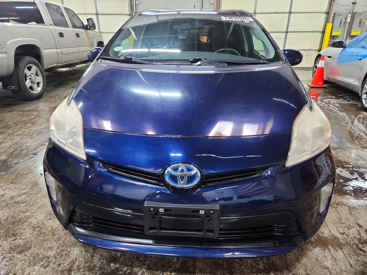 2013 TOYOTA PRIUS TWO photo 9