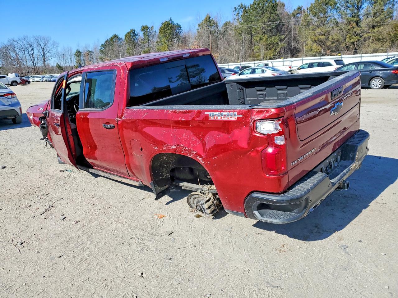 2024 CHEVROLET SILVERADO K1500 LT TRAIL BOSS photo 2