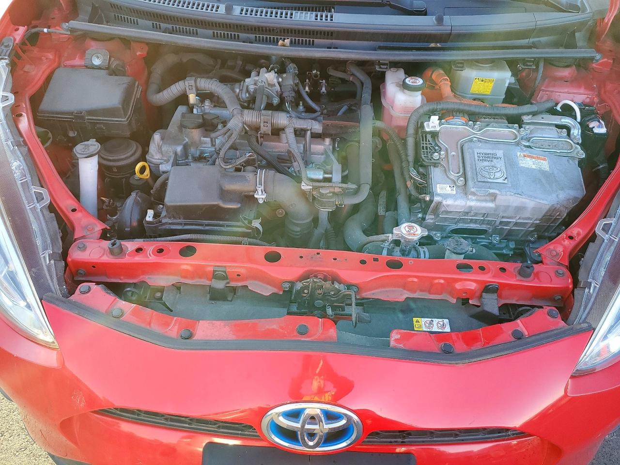 2018 TOYOTA PRIUS C photo 11