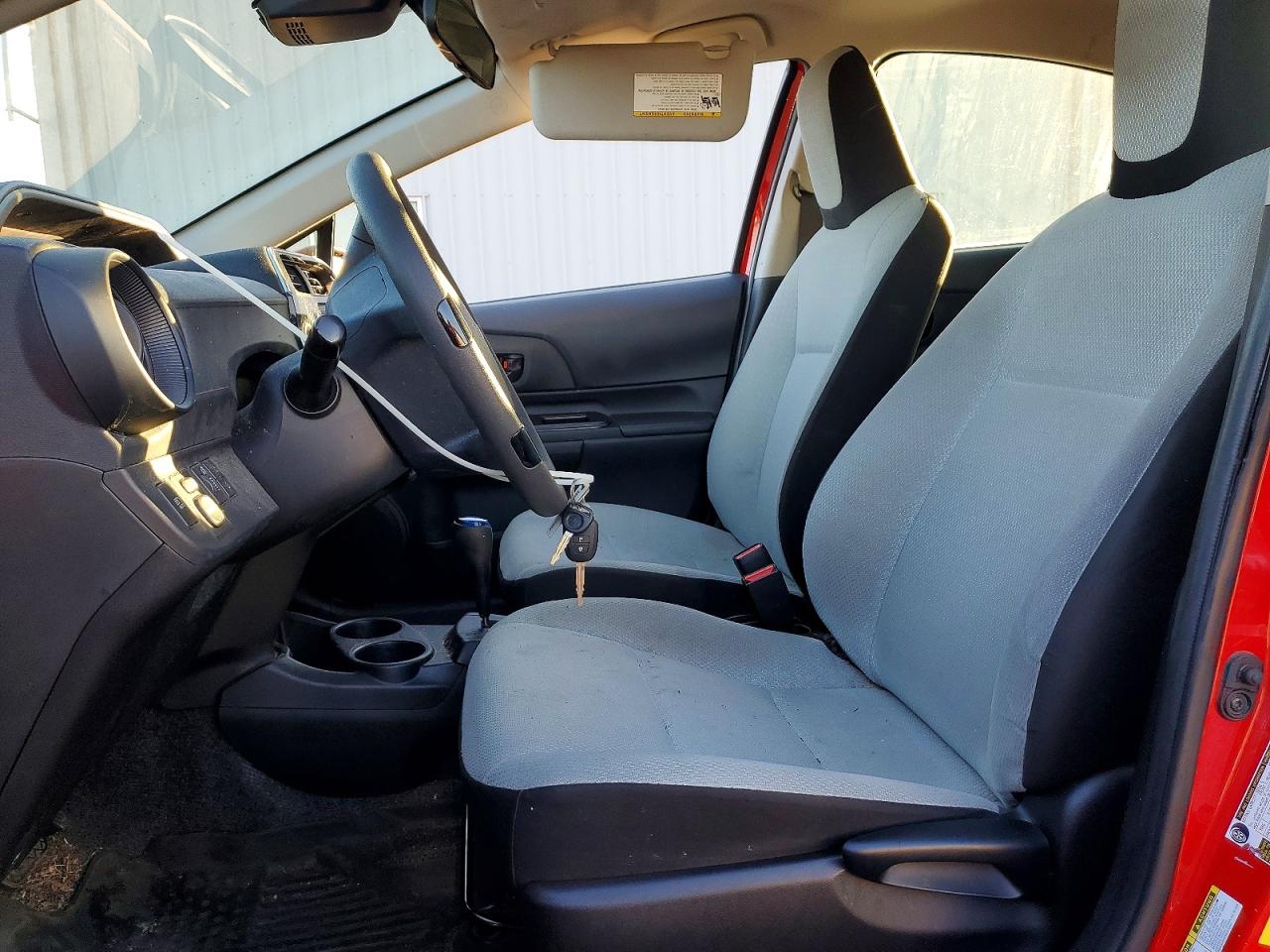 2018 TOYOTA PRIUS C photo 7