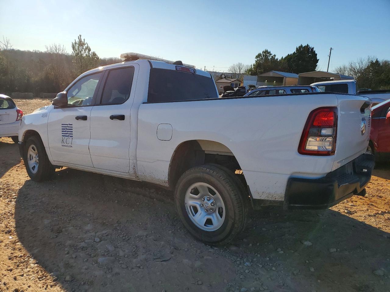 2023 RAM 1500 TRADESMAN photo 3