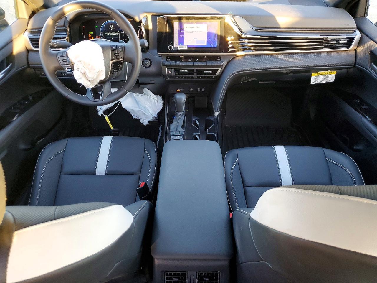 2025 TOYOTA CAMRY XSE photo 22