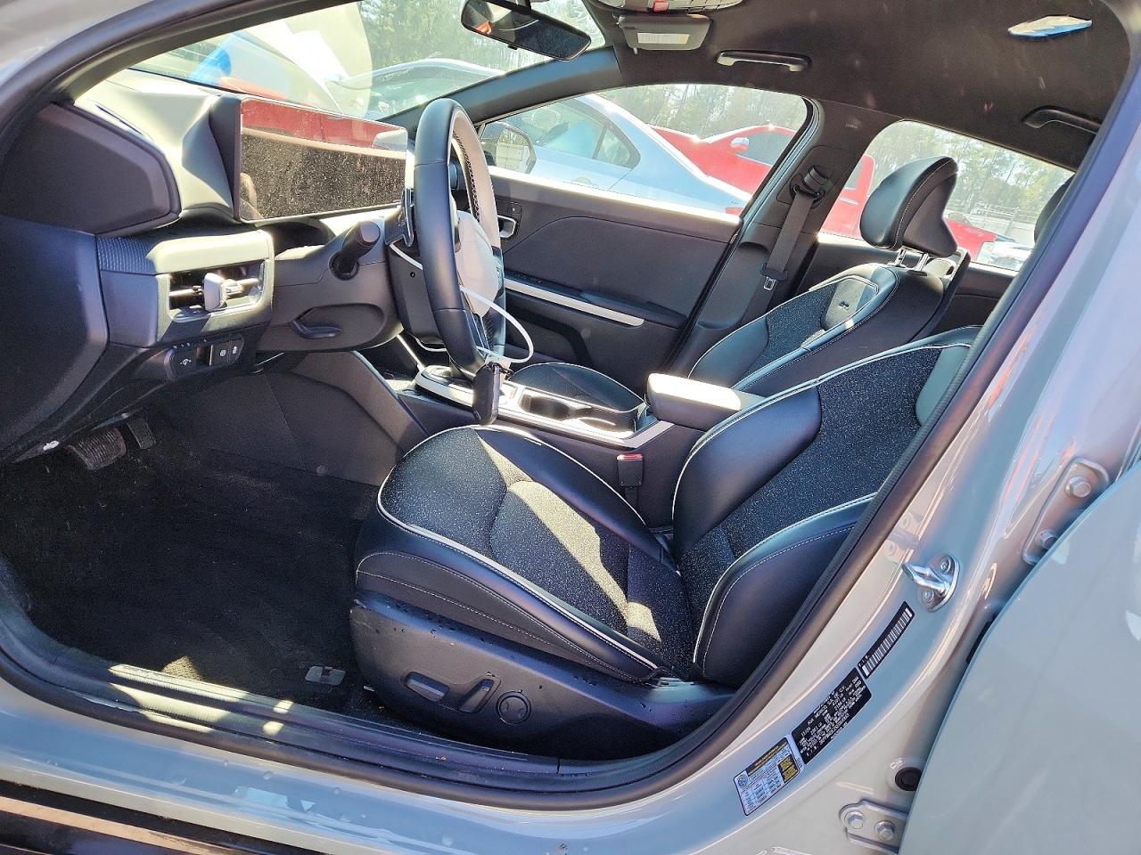 2025 KIA K4 GT LINE photo 7
