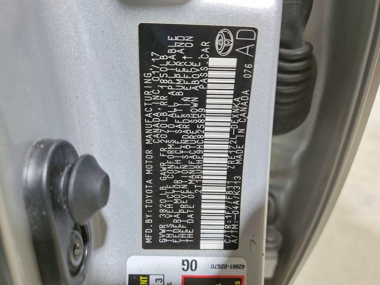 2017 TOYOTA COROLLA LE photo 13