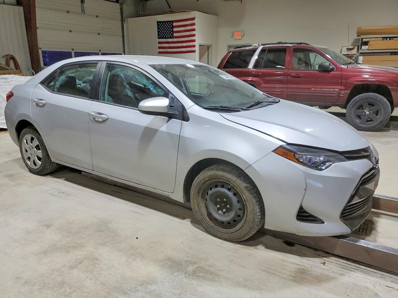 2017 TOYOTA COROLLA LE photo 4