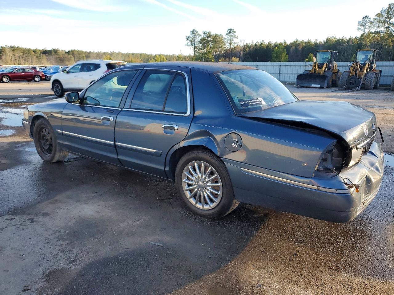 2008 MERCURY GRAND MARQUIS photo 2