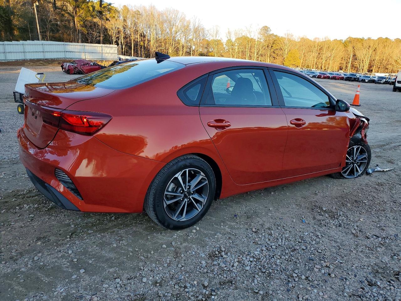 2023 KIA FORTE LXS photo 3