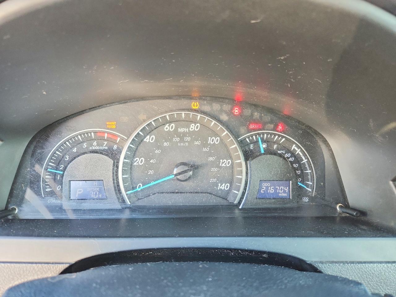 2012 TOYOTA CAMRY LE photo 17