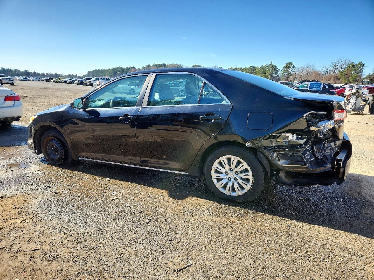 2012 TOYOTA CAMRY LE photo 3