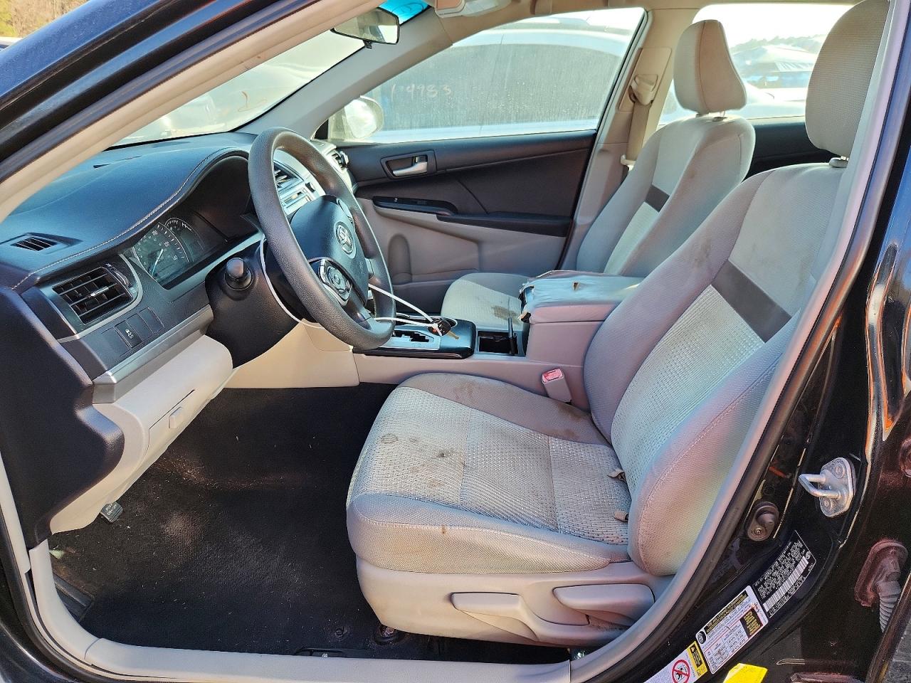 2012 TOYOTA CAMRY LE photo 13