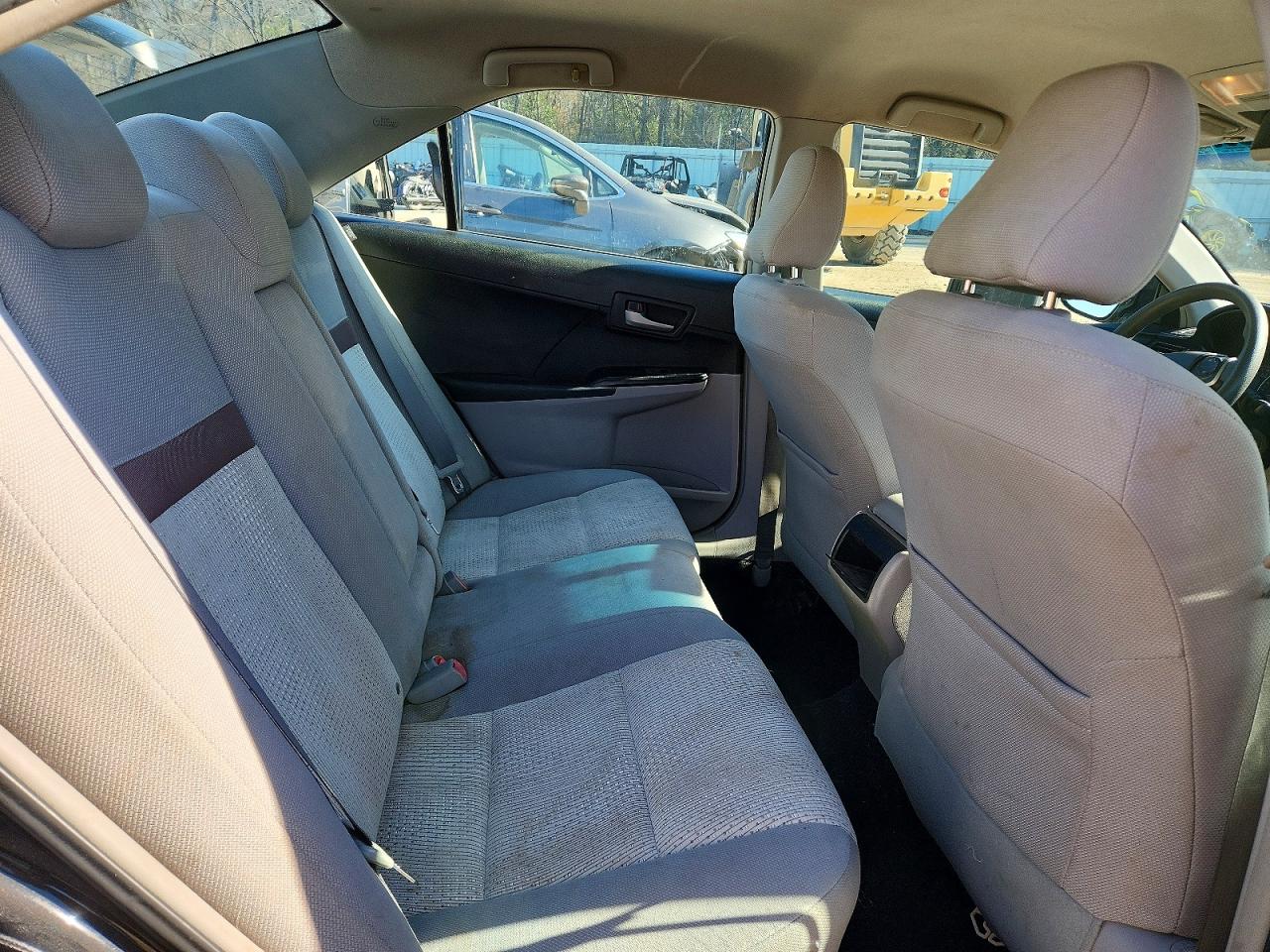 2012 TOYOTA CAMRY LE photo 19