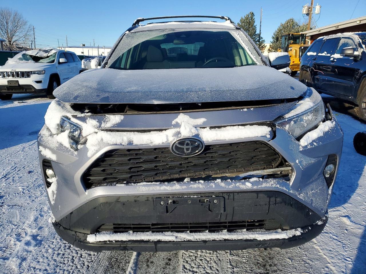 2021 TOYOTA RAV4 XLE photo 5