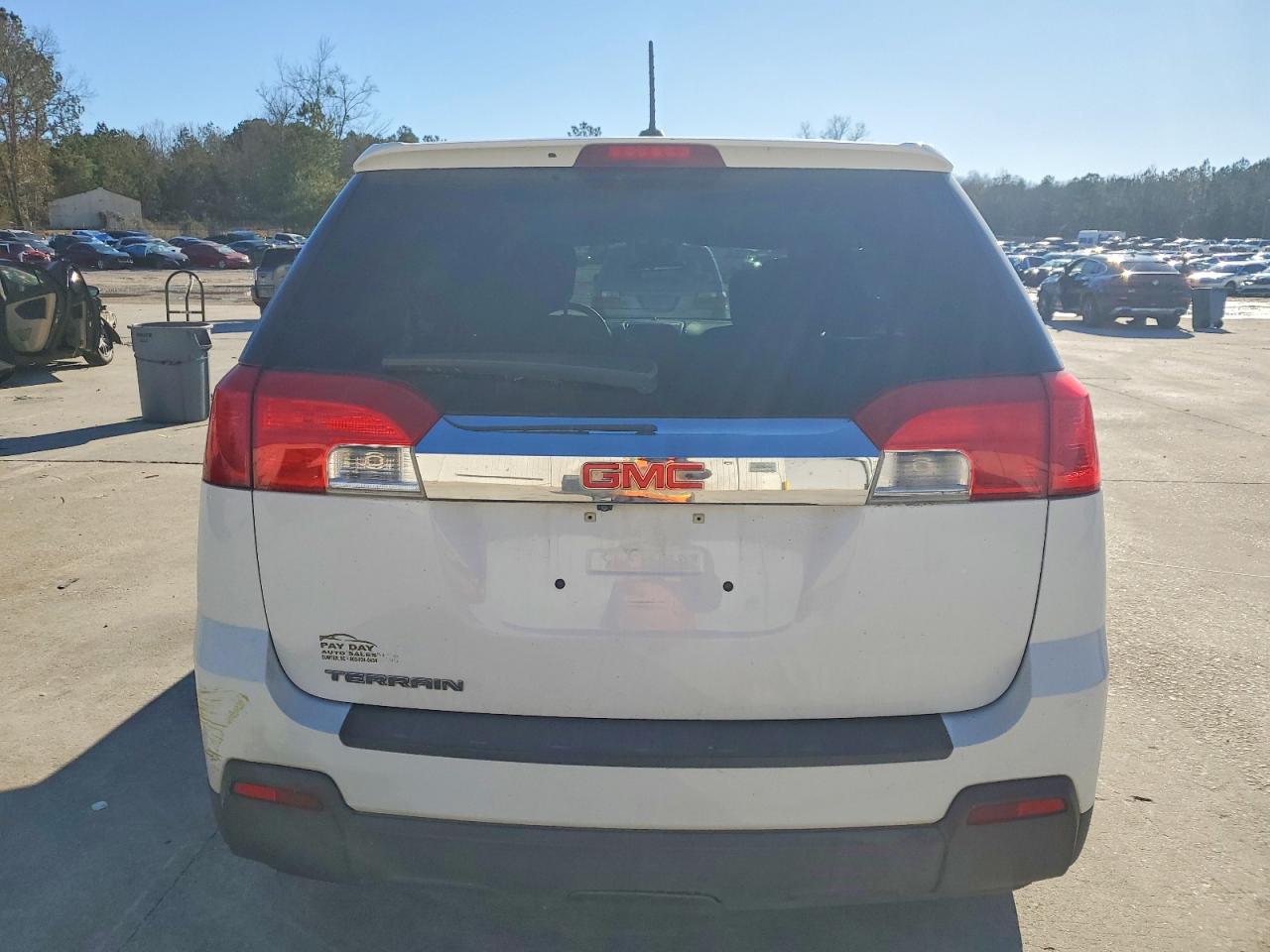 2015 GMC TERRAIN SLE photo 16