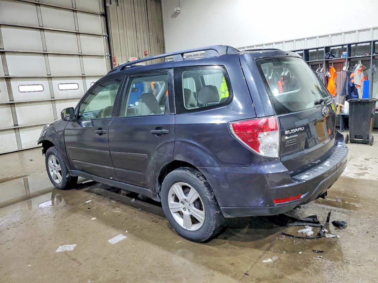 2010 SUBARU FORESTER XS photo 2