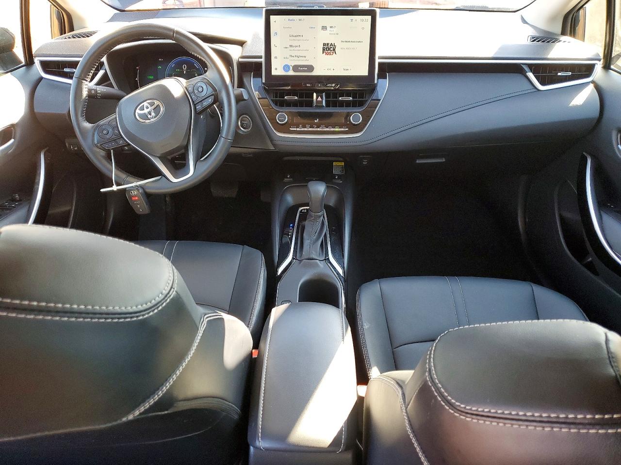 2025 TOYOTA COROLLA XLE photo 15