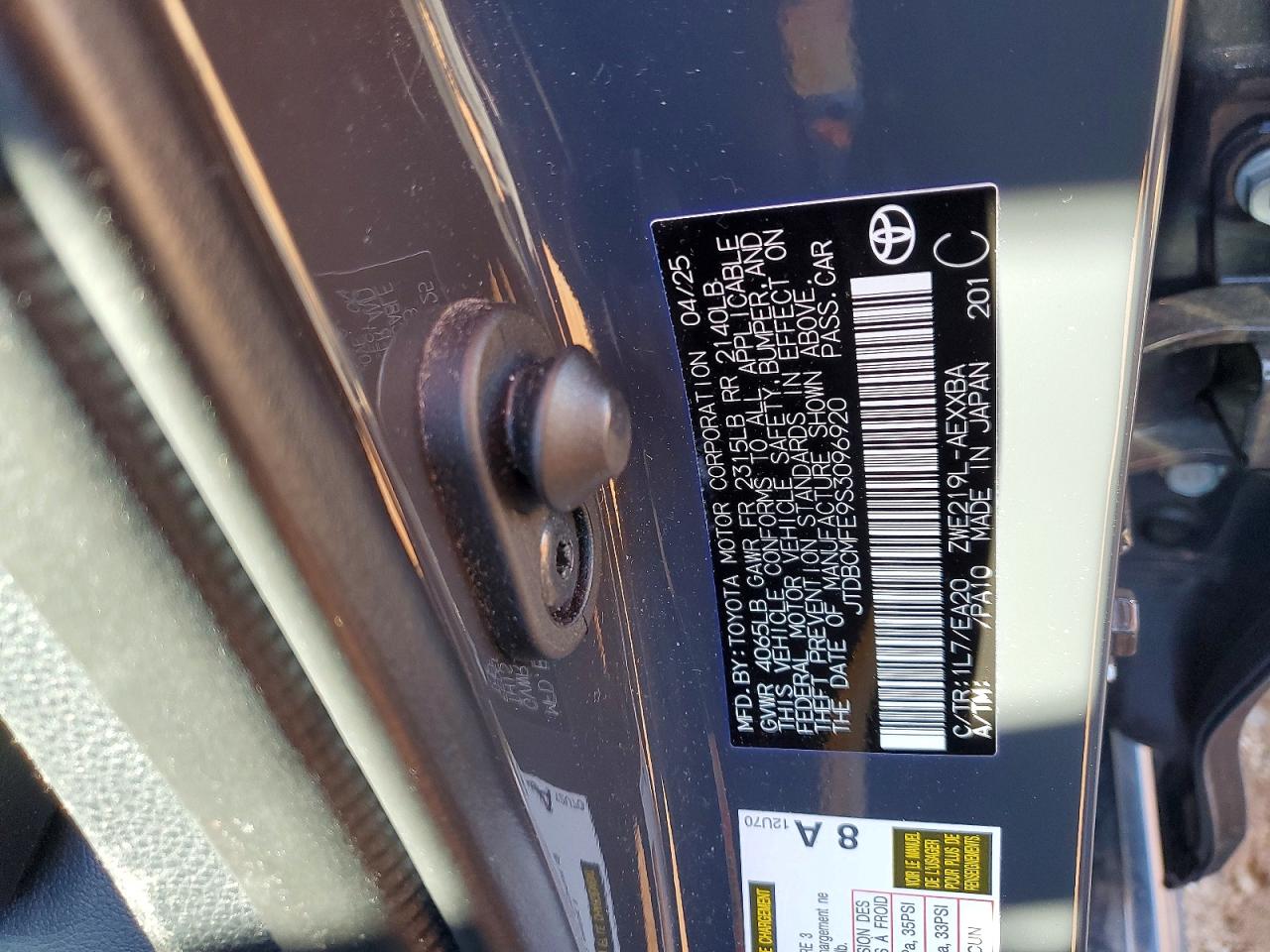 2025 TOYOTA COROLLA XLE photo 23