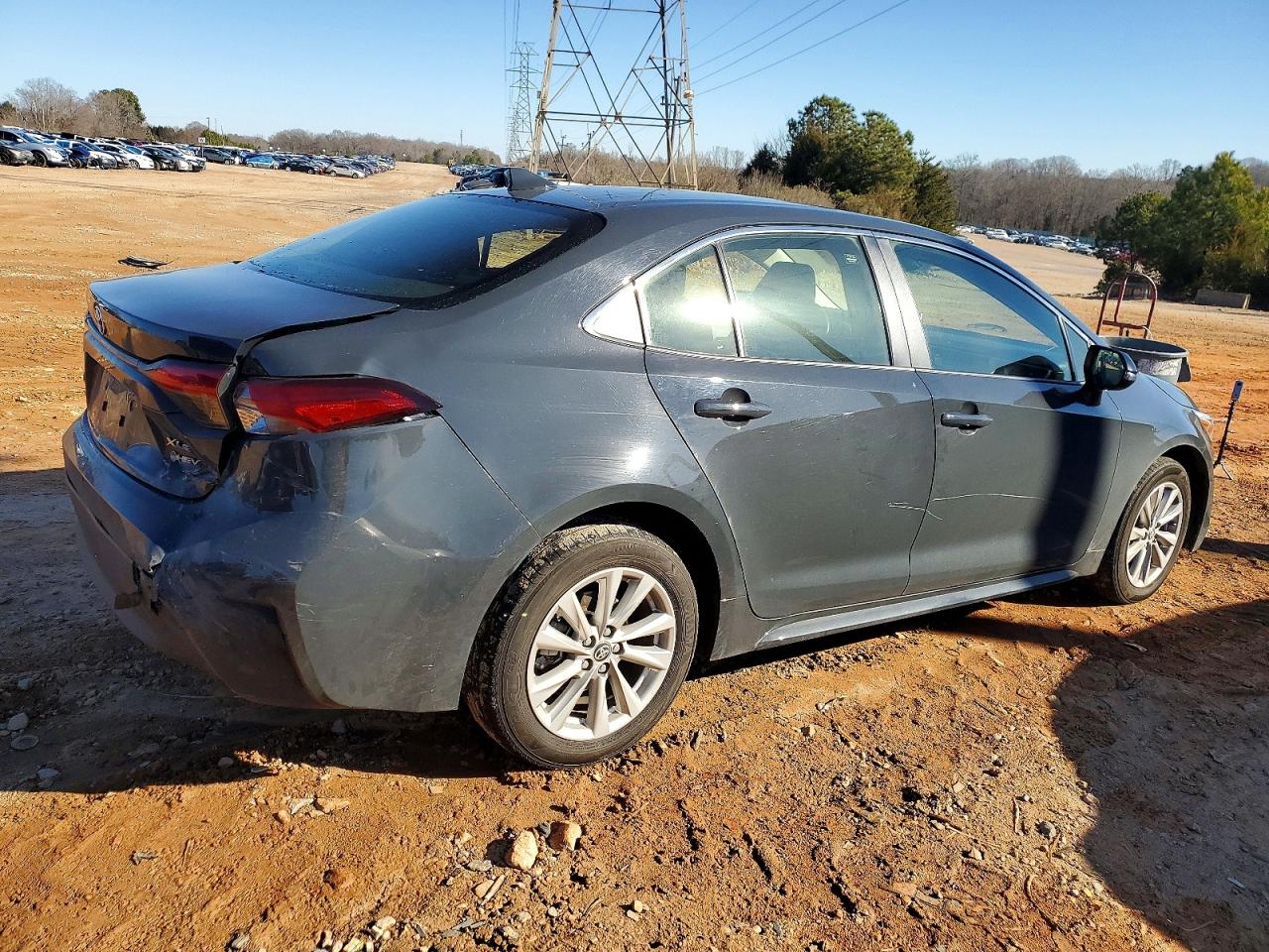 2025 TOYOTA COROLLA XLE photo 5