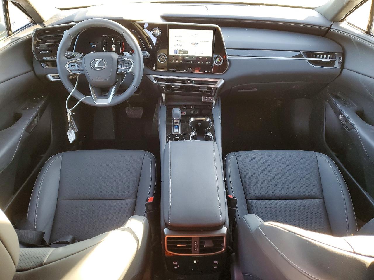 2025 LEXUS RX photo 8