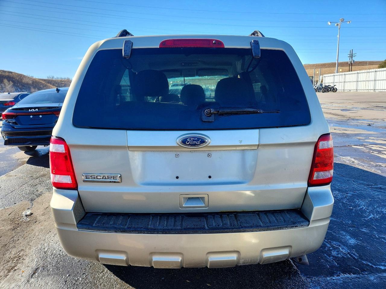 2010 FORD ESCAPE XLT photo 6