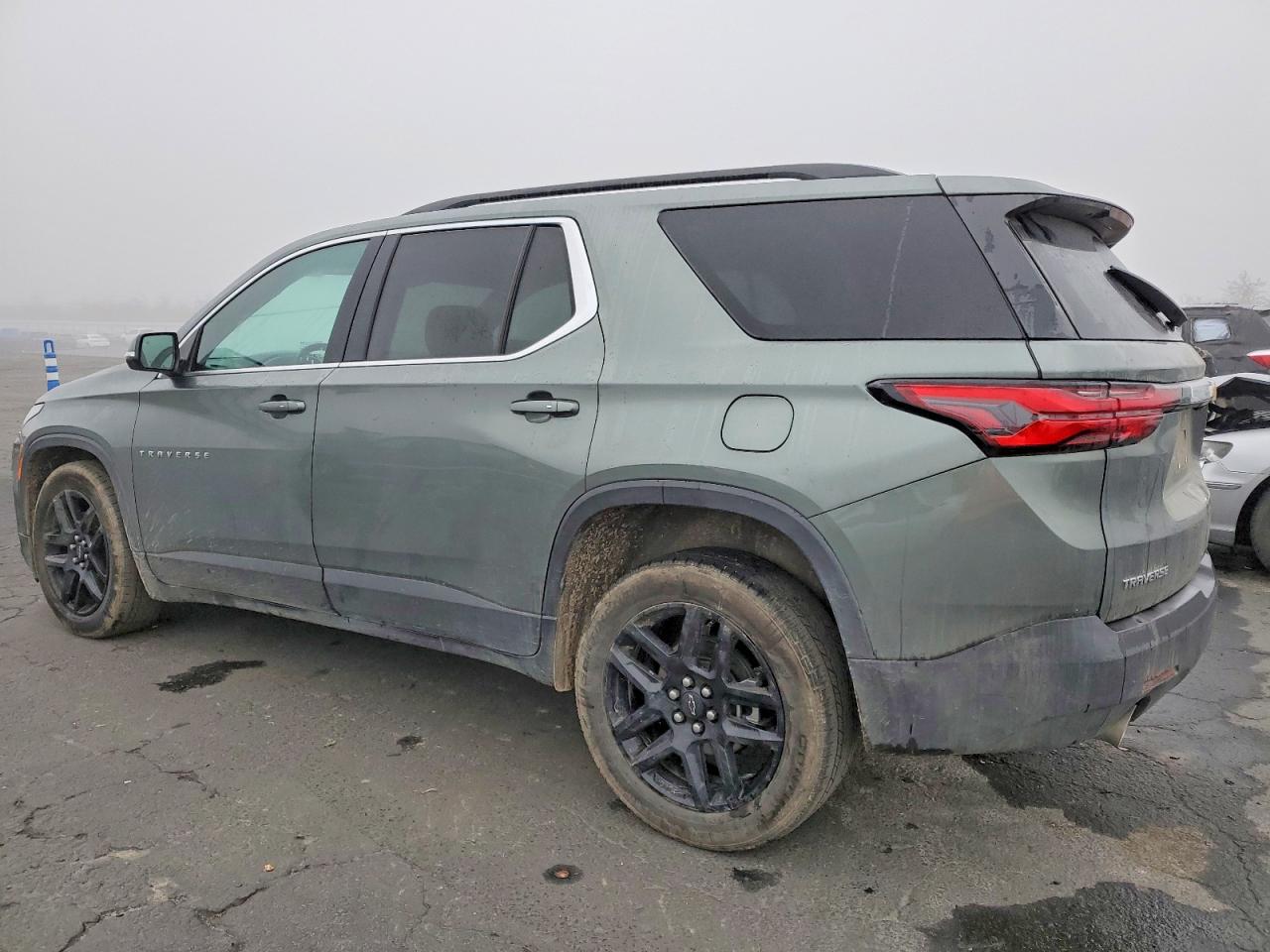 2023 CHEVROLET TRAVERSE LT photo 4
