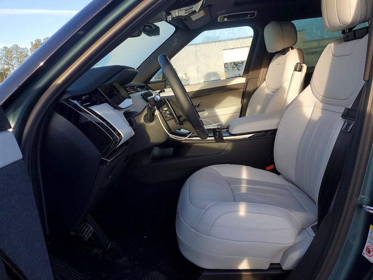 2025 LAND ROVER RANGE ROVER SPORT SE photo 7