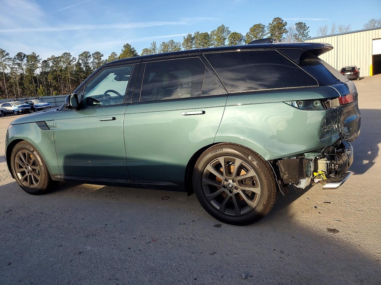 2025 LAND ROVER RANGE ROVER SPORT SE photo 2