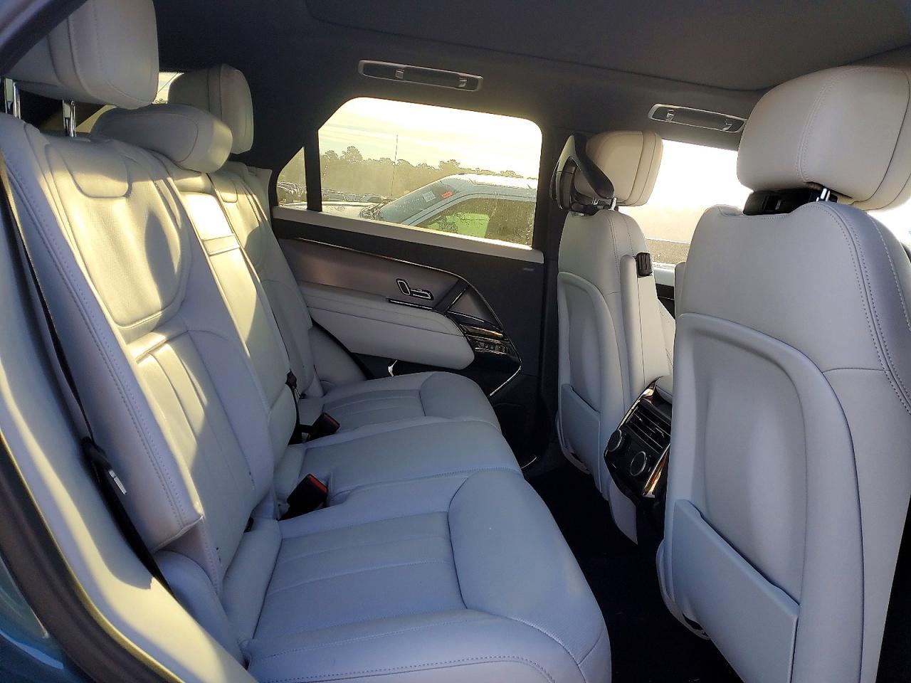2025 LAND ROVER RANGE ROVER SPORT SE photo 11