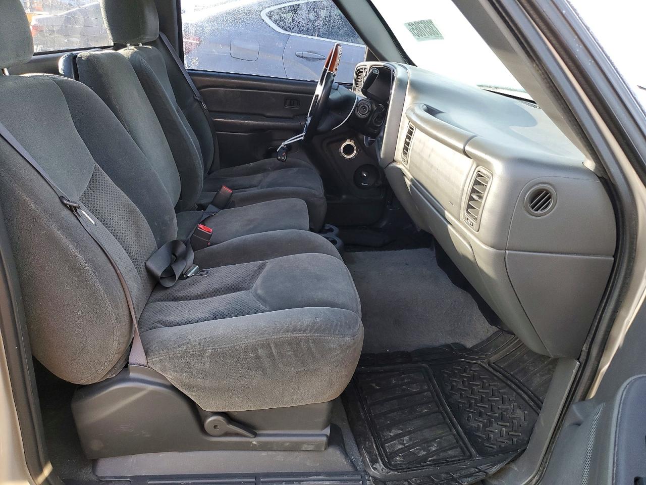2004 CHEVROLET SILVERADO K1500 photo 7