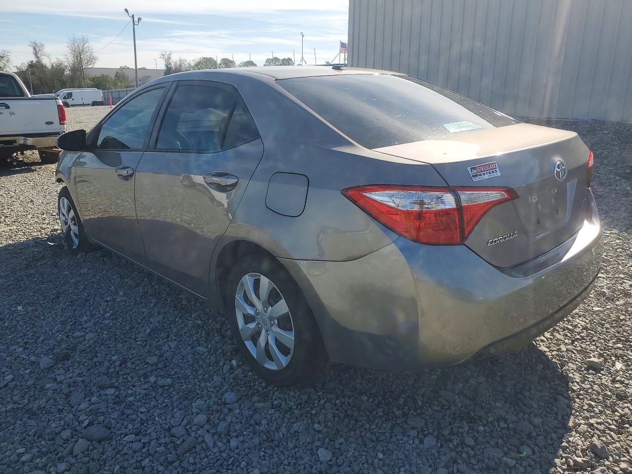 2016 TOYOTA COROLLA LE photo 3