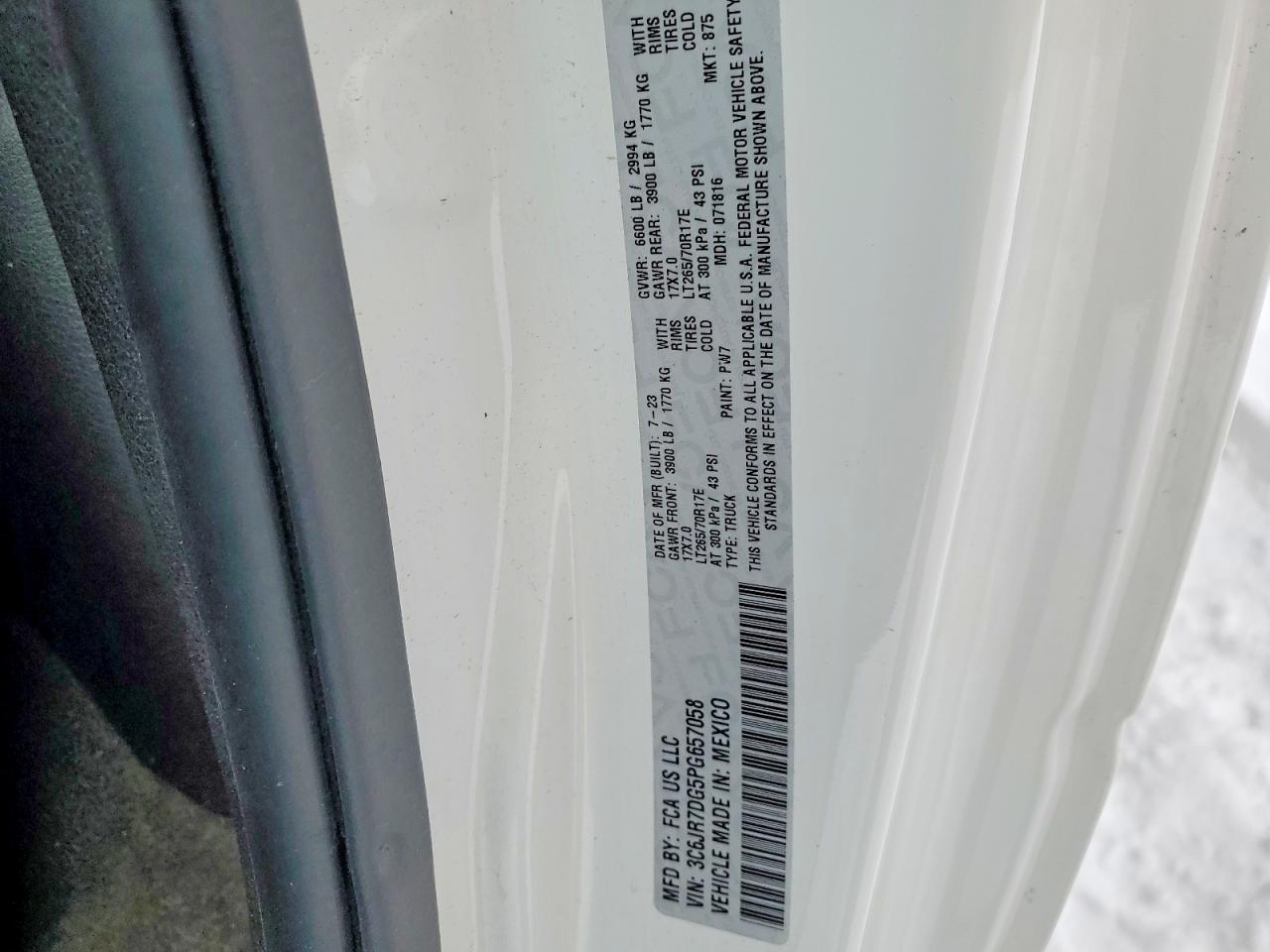 2023 RAM 1500 REFRIGERATED BOX TRUCK photo 28