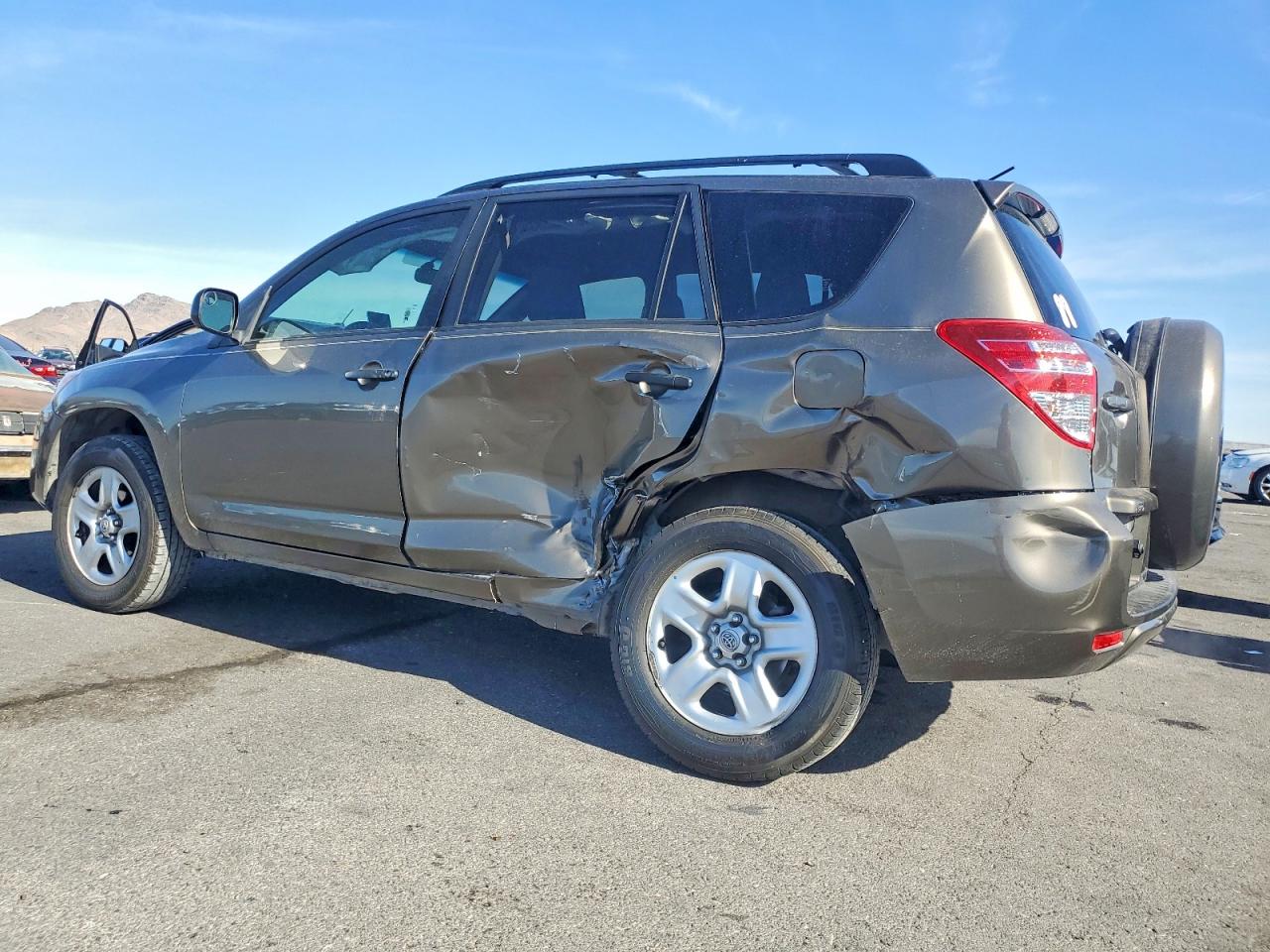 2012 TOYOTA RAV4 photo 3