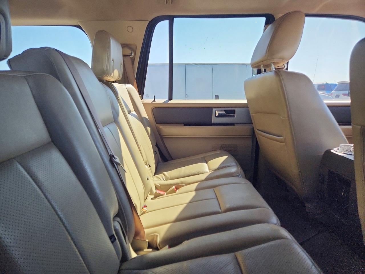 2011 FORD EXPEDITION XLT photo 11