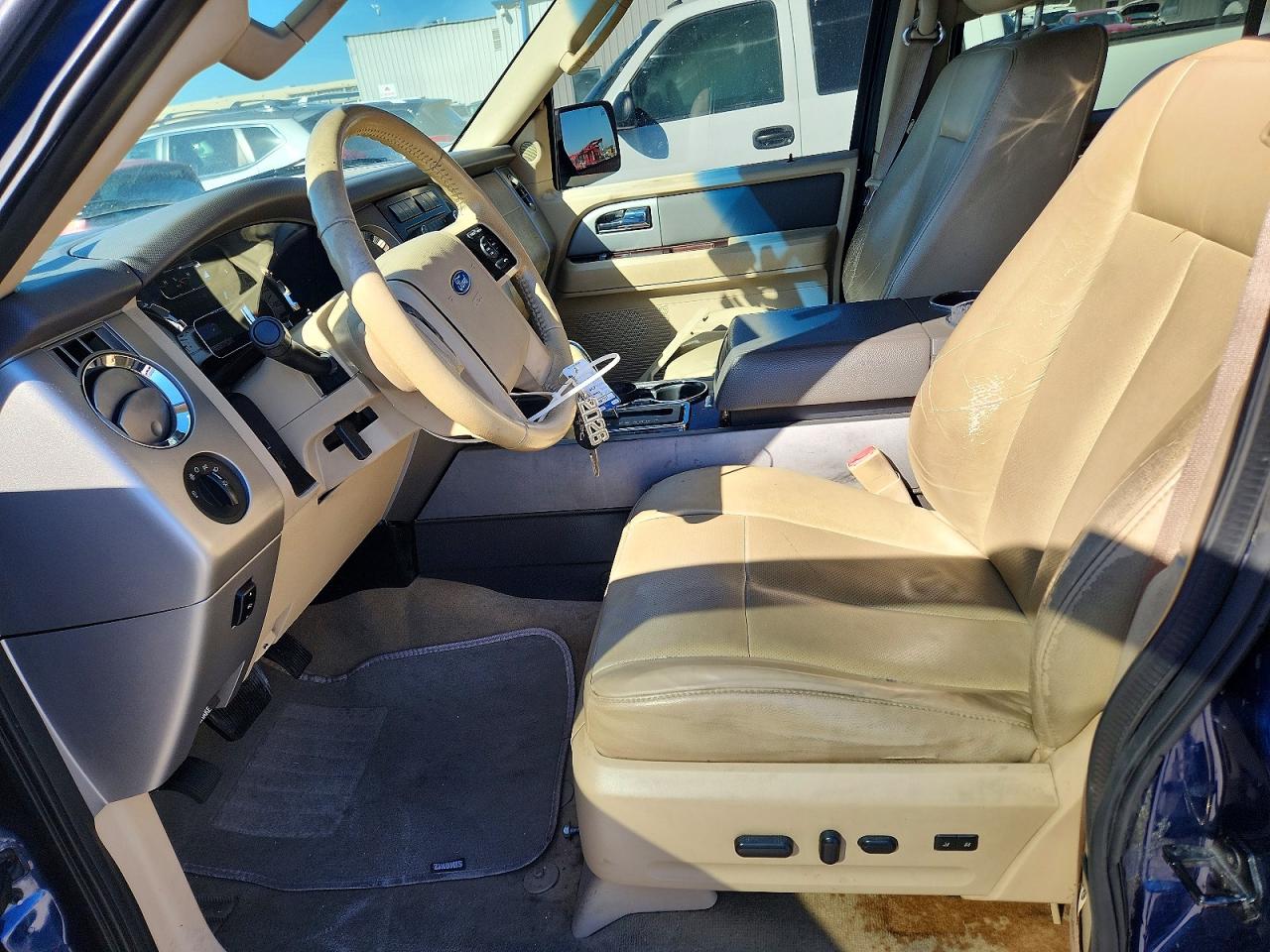 2011 FORD EXPEDITION XLT photo 7